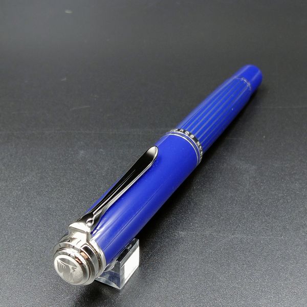 Pelikan �ڥꥫ�� ���������� �����٥졼�� M815 Metal Striped Blue �᥿�� ���ȥ饤�� �֥롼 ������������18��ڥ��� ��ǯɮ