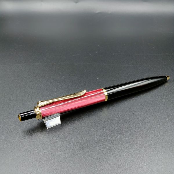 Pelikan �ڥꥫ�� ���������� ���饷�å� Classic K200 Red-Marbled ��åɥޡ��֥� �Υå����ܡ���ڥ� 337��ե���