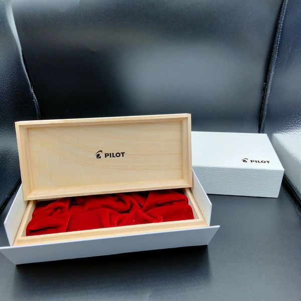 PILOT �ѥ����å� Capless ����åץ쥹���� �֥�å� FCN-5MP-RB �Υå�����ǯɮ