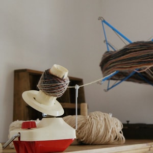 A-502】玉巻き器 | 取り扱い商品,針小物 / 編み物用具,カセ・玉巻き器