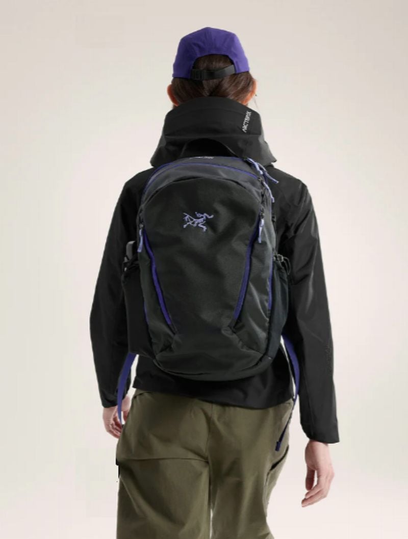 アークテリクス ARC'TERYX Mantis 26 Backpack Black/Soulsonic バック