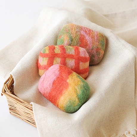 H441-579-4 楽しく手洗いフェルトソープ・クレヨンカラー - ハマナカ商店