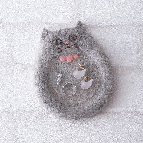 H441-653 おすましねこのアクセサリートレー - ハマナカ商店