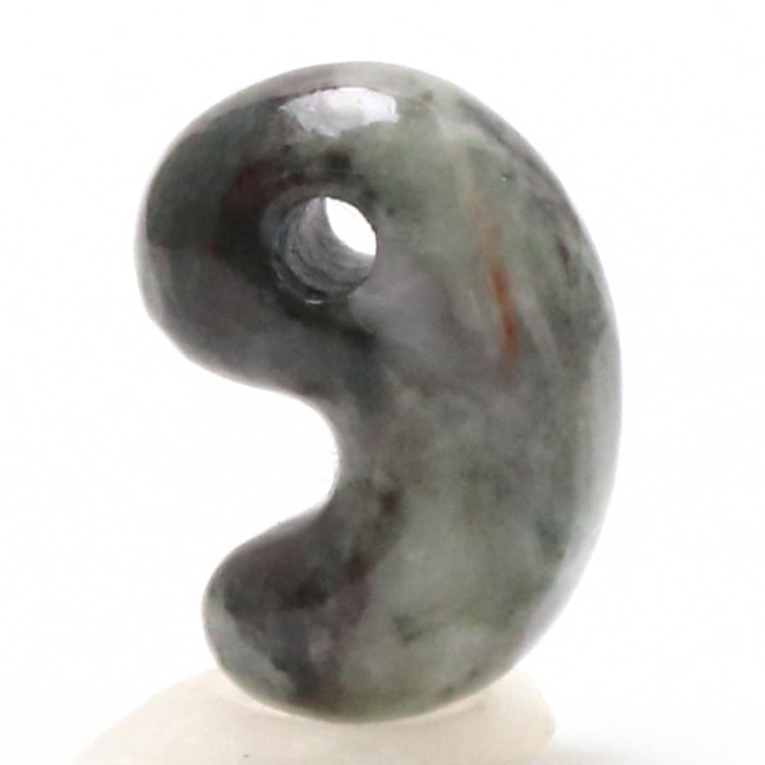 数量限定】伊勢青石 出雲型勾玉 10ミリ