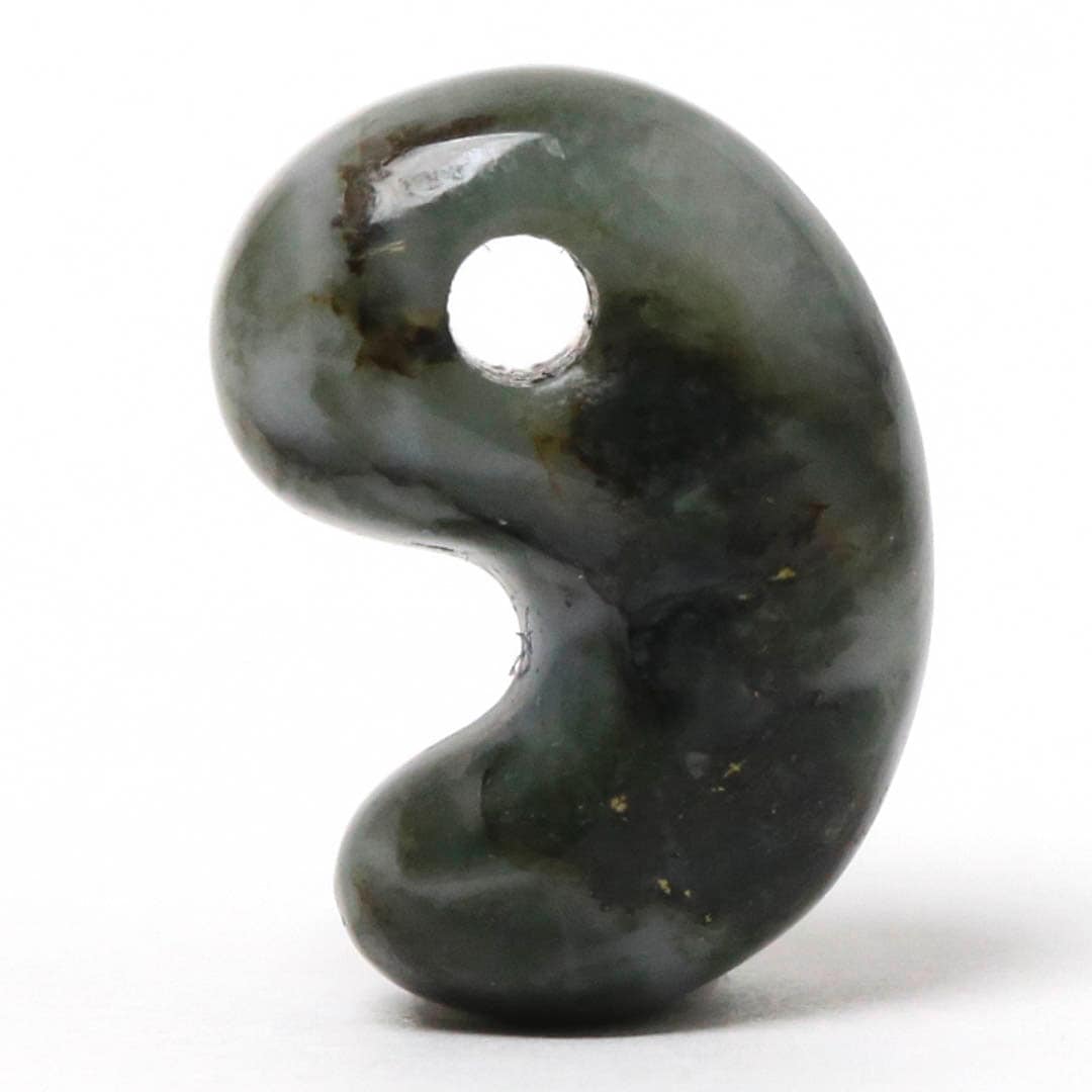 出雲石 勾玉 明日からの特別販売！】超希少！出雲石の工房勾玉 | MENOYA Group SHOP