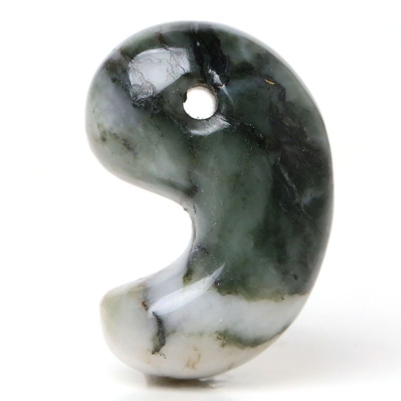 数量限定】伊勢青石 出雲型勾玉 30ミリ