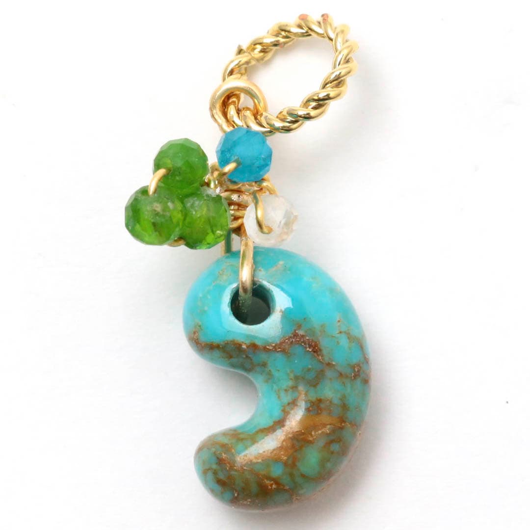 勾玉　桜ミニ　水色 出雲型勾玉 水色・青・紺