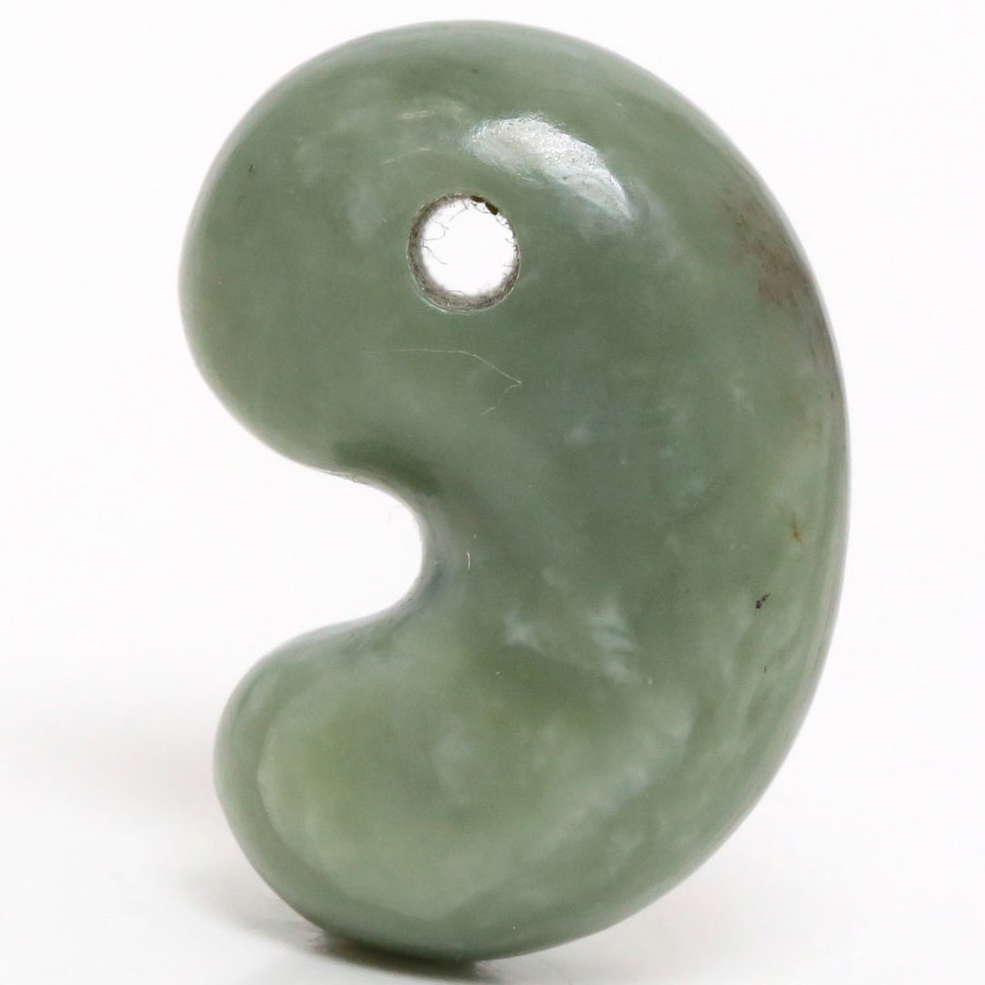 日高ヒスイ出雲型勾玉