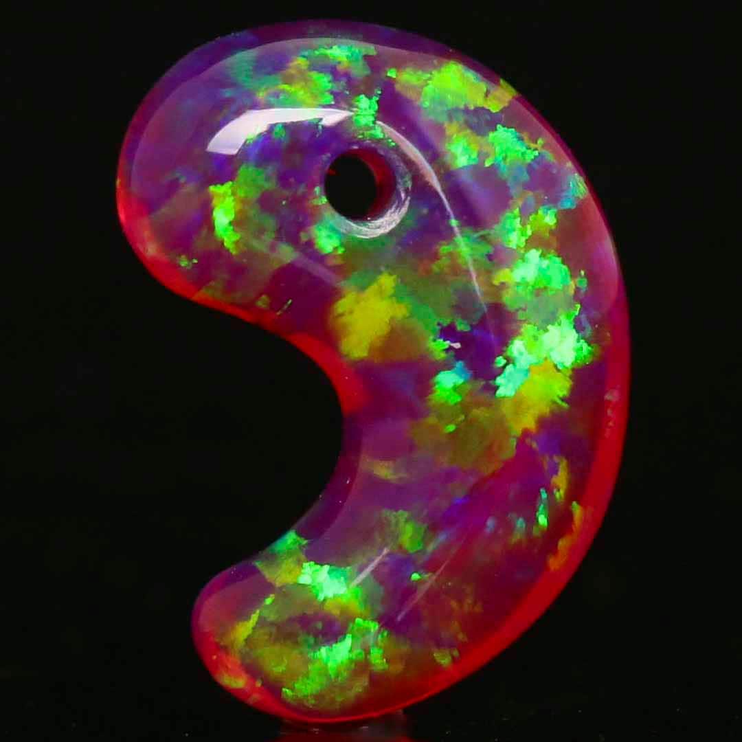 出雲型勾玉 赤・ピンク パワーストーン・天然石のアクセサリーショップ