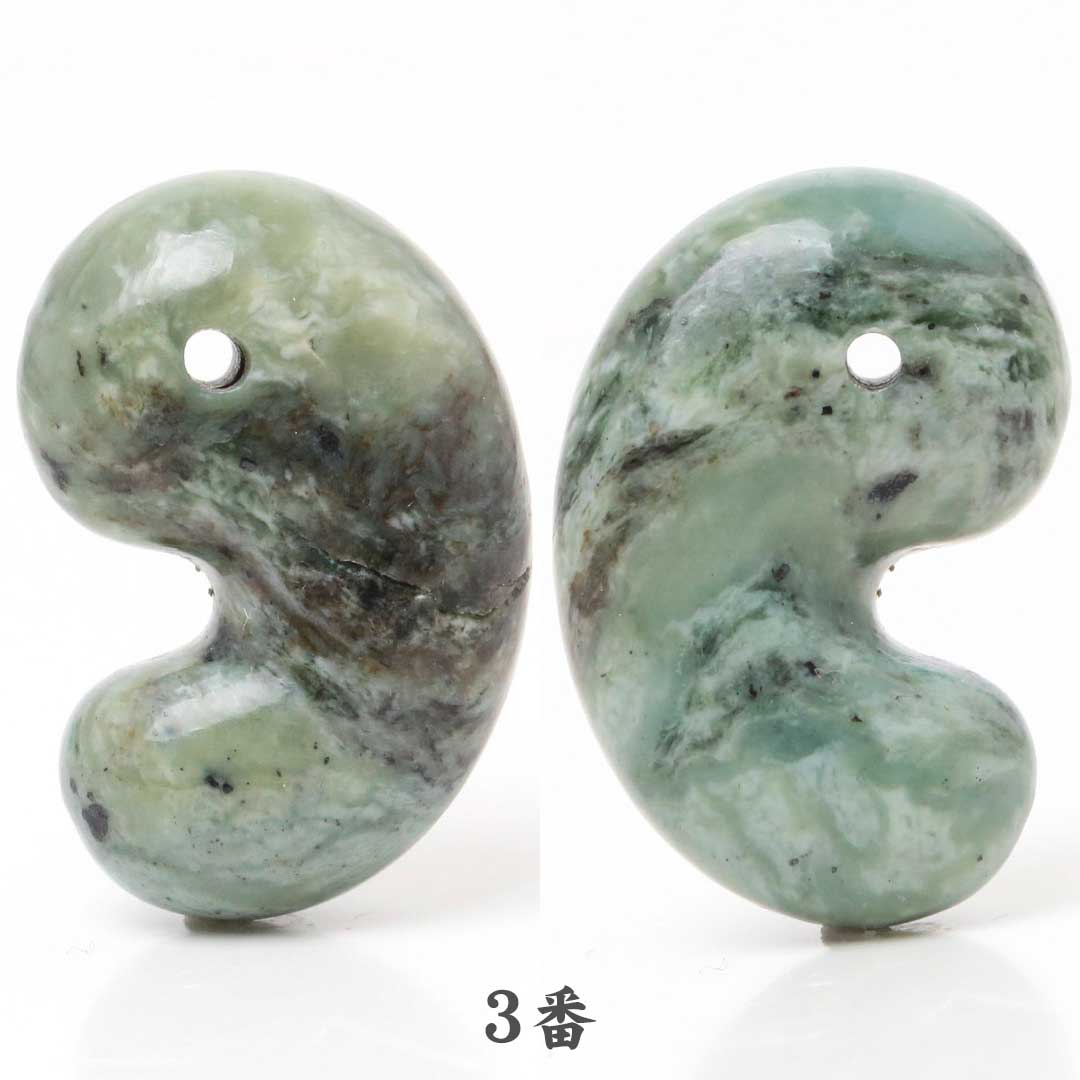 日高ヒスイ 出雲型勾玉 30ミリ_OT