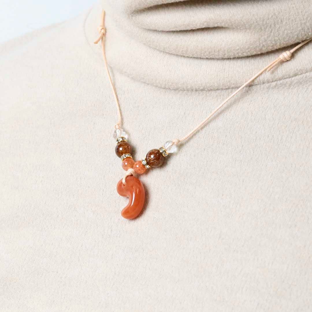 ハッピー感増すオレンジ色のチョーカー ハッピー感増すオレンジ色のチョーカー