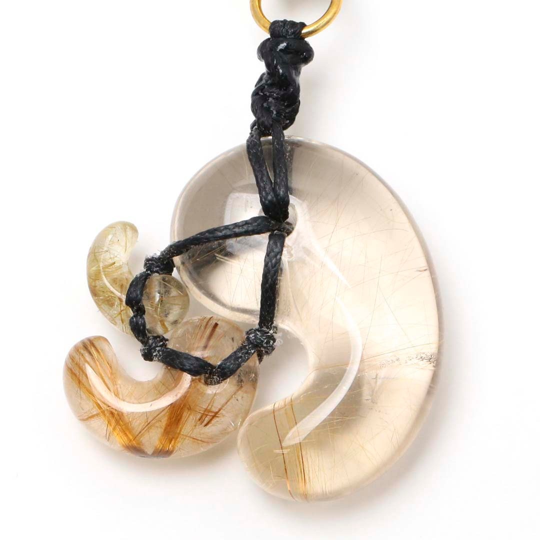 2026ラッキーカラー勾玉チャーム_人やチャンスを招く