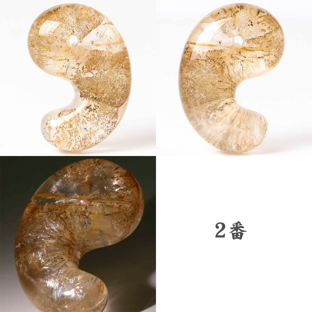 虹入りデンドリチッククォーツ 出雲型勾玉 30ミリ