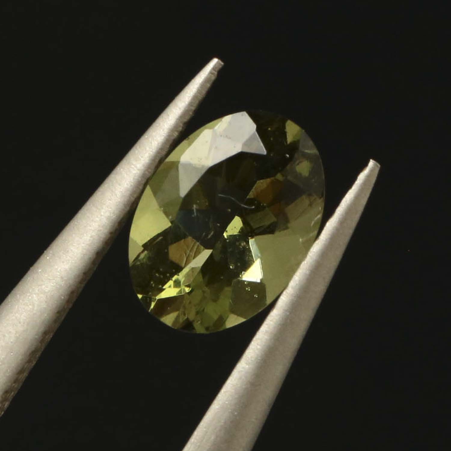モルダバイト ルース 0.54ct