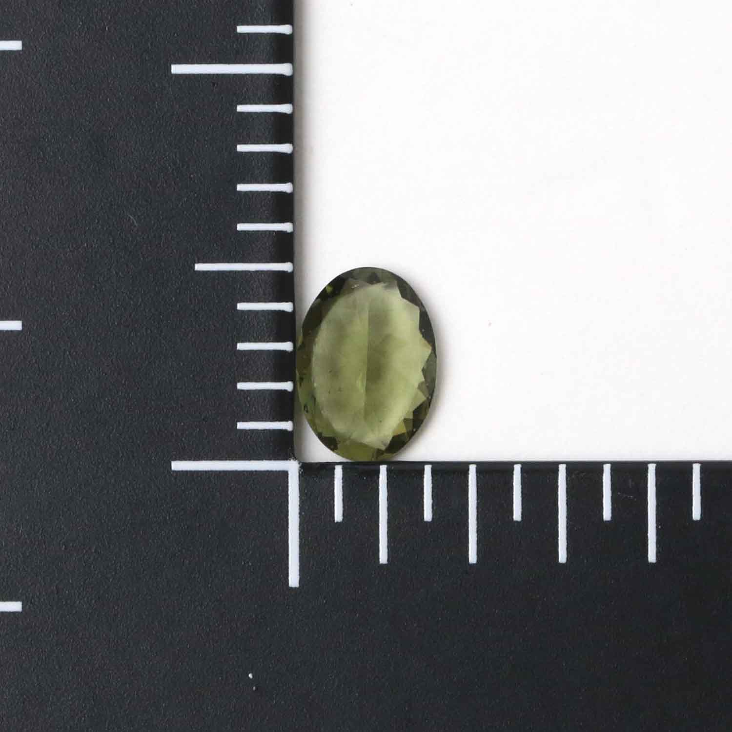 モルダバイト ルース 0.54ct