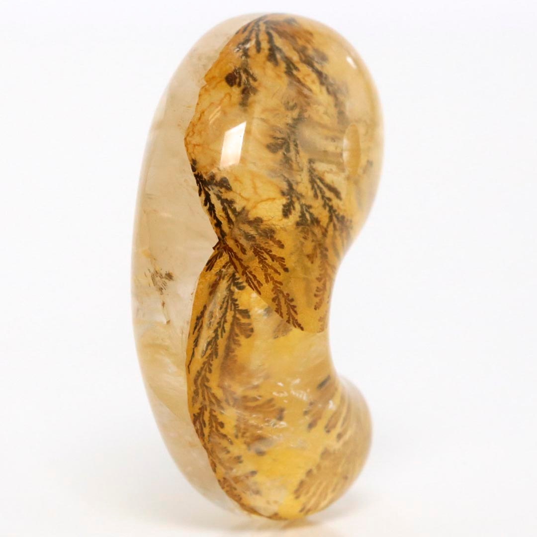 勾玉 虹入りデンドリチッククォーツTOP 出雲型勾玉 30ミリ