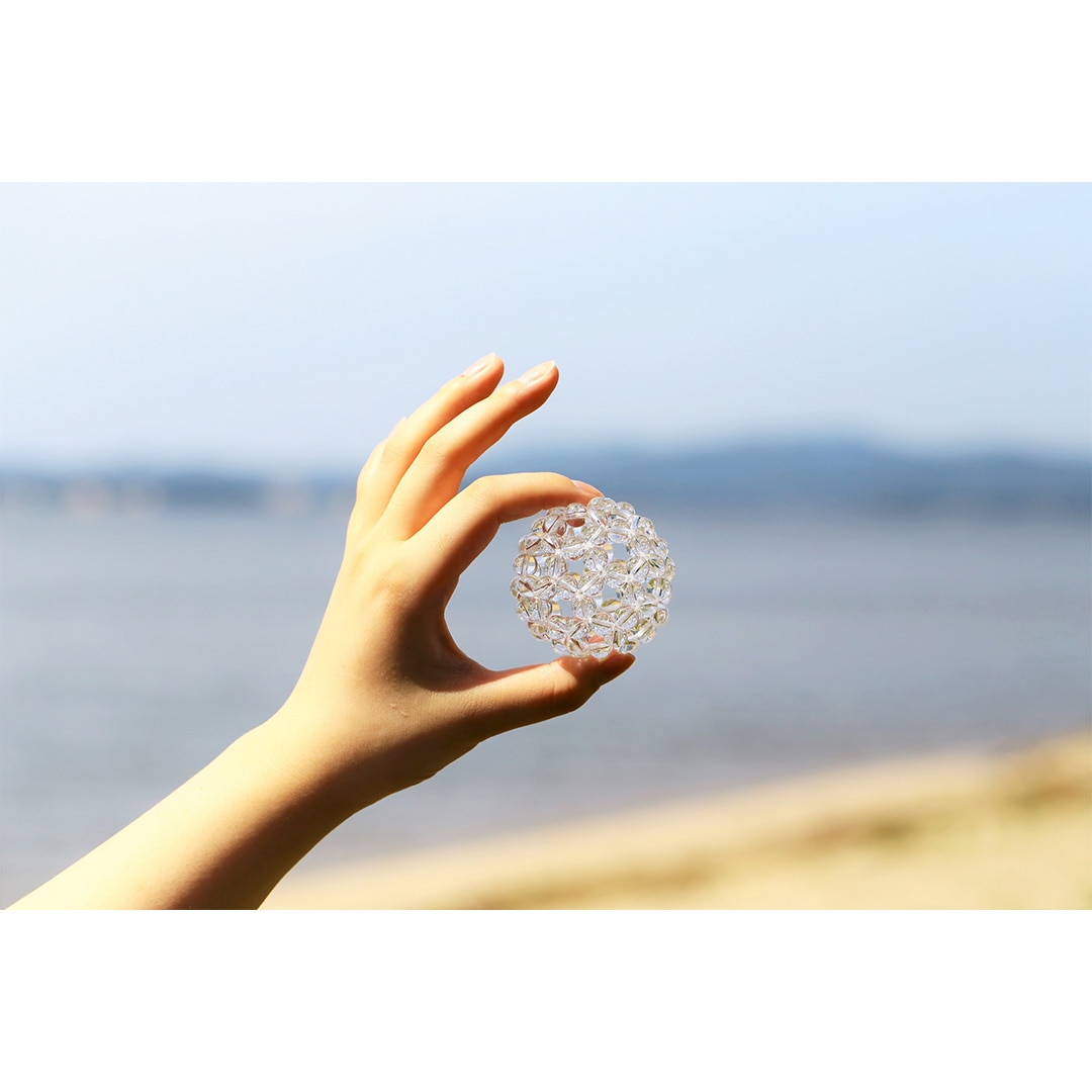 きよらか玉 〈 大玉 〉 直径約82mm（水晶12mm玉使用）