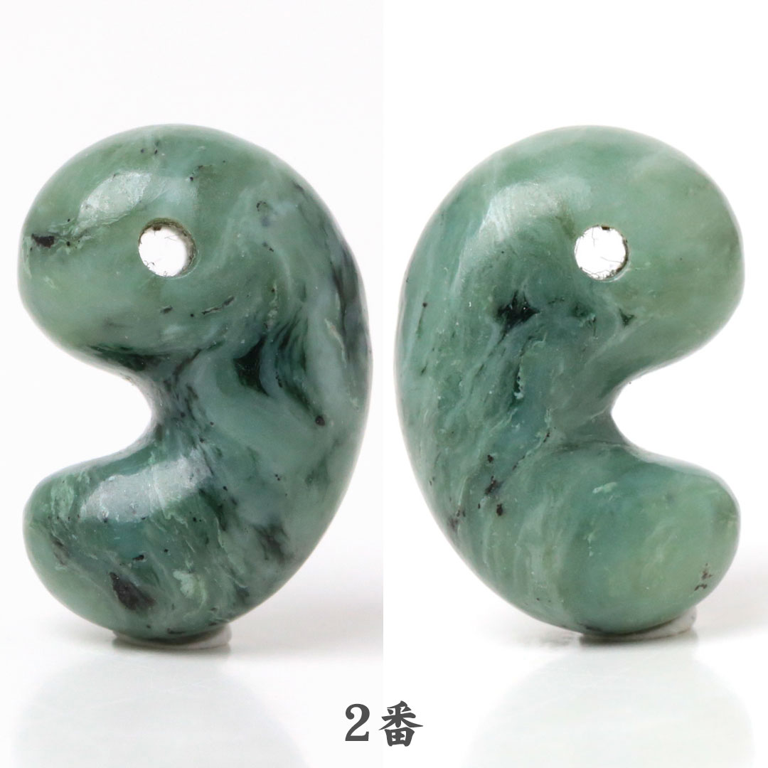 ✳本物の守護石をお身近に‼️ 出雲型糸魚川翡翠勾玉50万円以上の端材使用　鑑別書付 ✳本物の守護石をお身近に‼️ 出雲型糸魚川翡翠勾玉50万円以上の端材