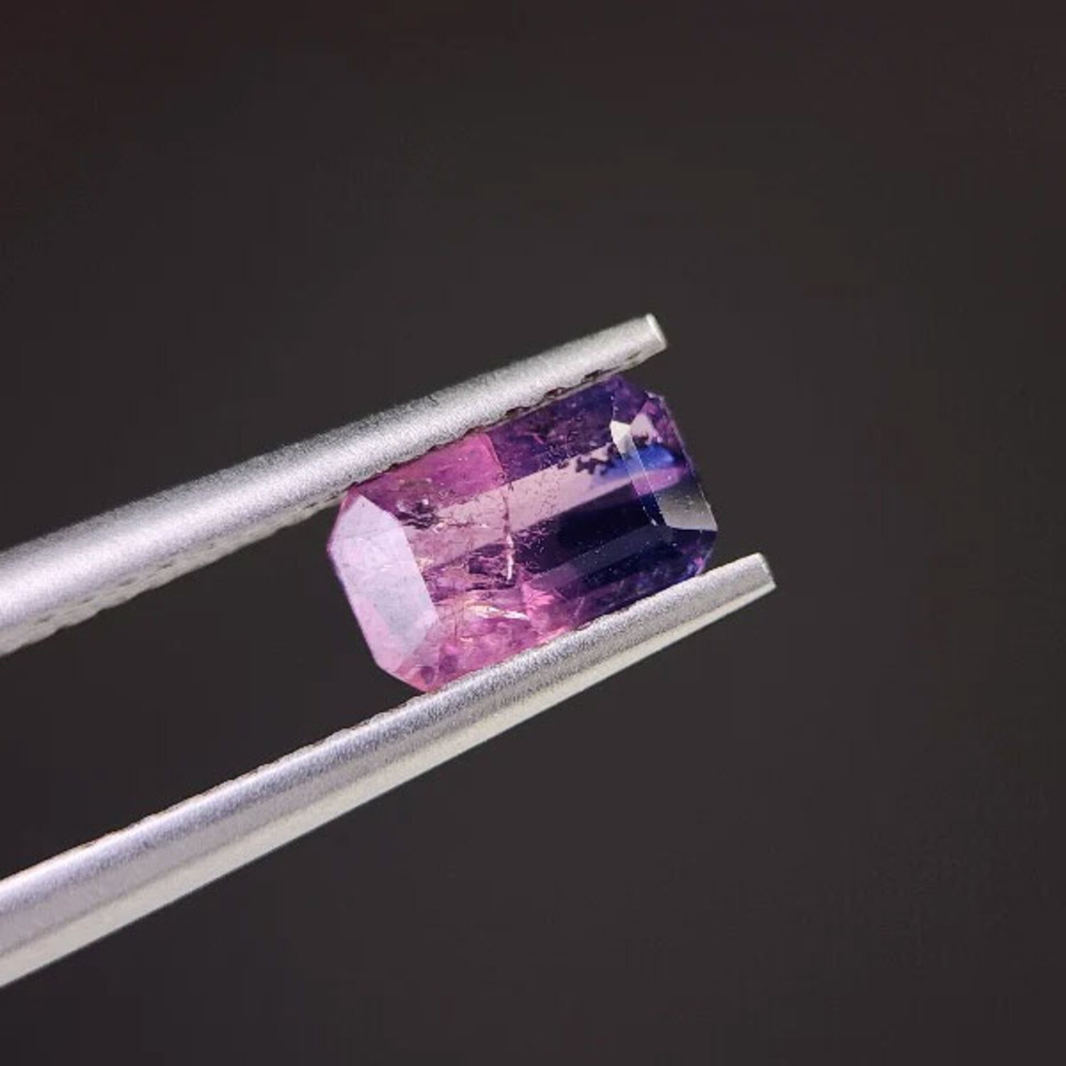 ウィンザーサファイア ルース 0.94ct