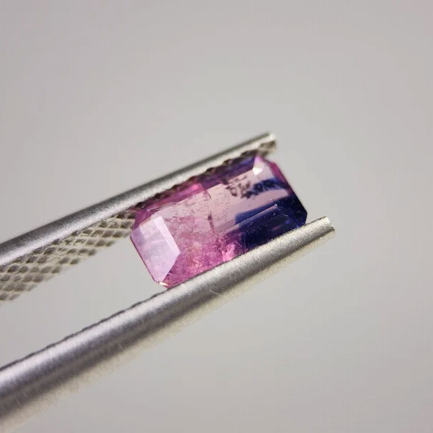 ウィンザーサファイア ルース 0.94ct