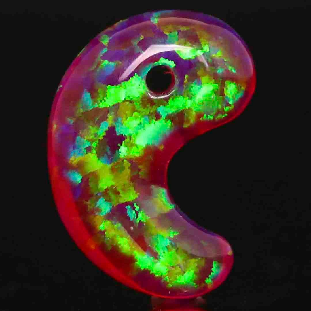 京都オパール 椿-ツバキ- 出雲型勾玉 30ミリ