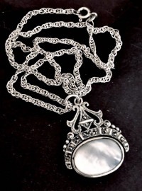 VINTAGE ONYX MOTHER Of PEARL&MARCASITE SOLID SILVER SWIVEL FOB PENDANT 英国ビンテージ 2色回転式 フォブ ペンダント オニキス&