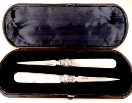 英国アンティーク 白蝶貝ナッピック シルバー カトラリーセット ビクトリア期1886年 WD社製 2本箱付 BAR用品 シェフィールド アンティークボックス 英国雑貨 アンティークコレクション