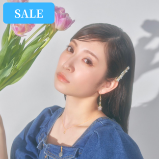 オーバルクリアピアス