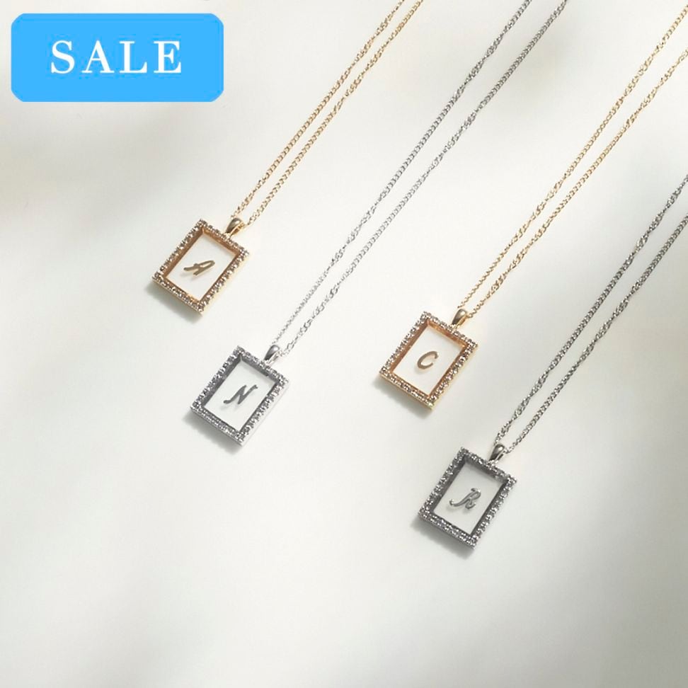 クリアプレートイニシャルネックレス