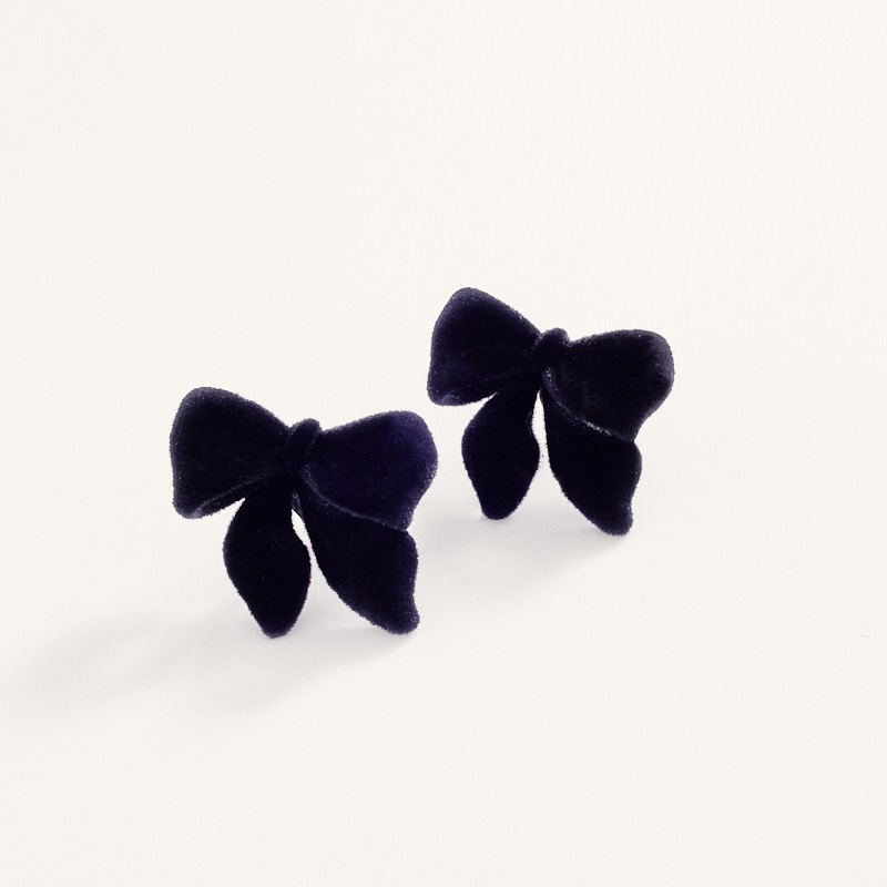 ベロアリボンピアス