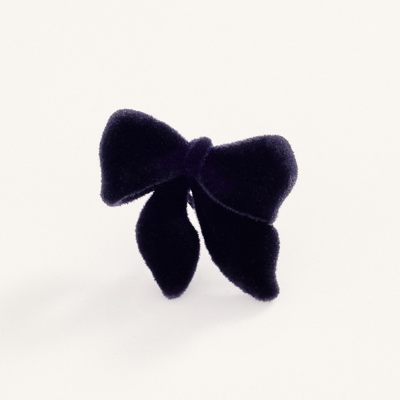 ベロアリボンピアス