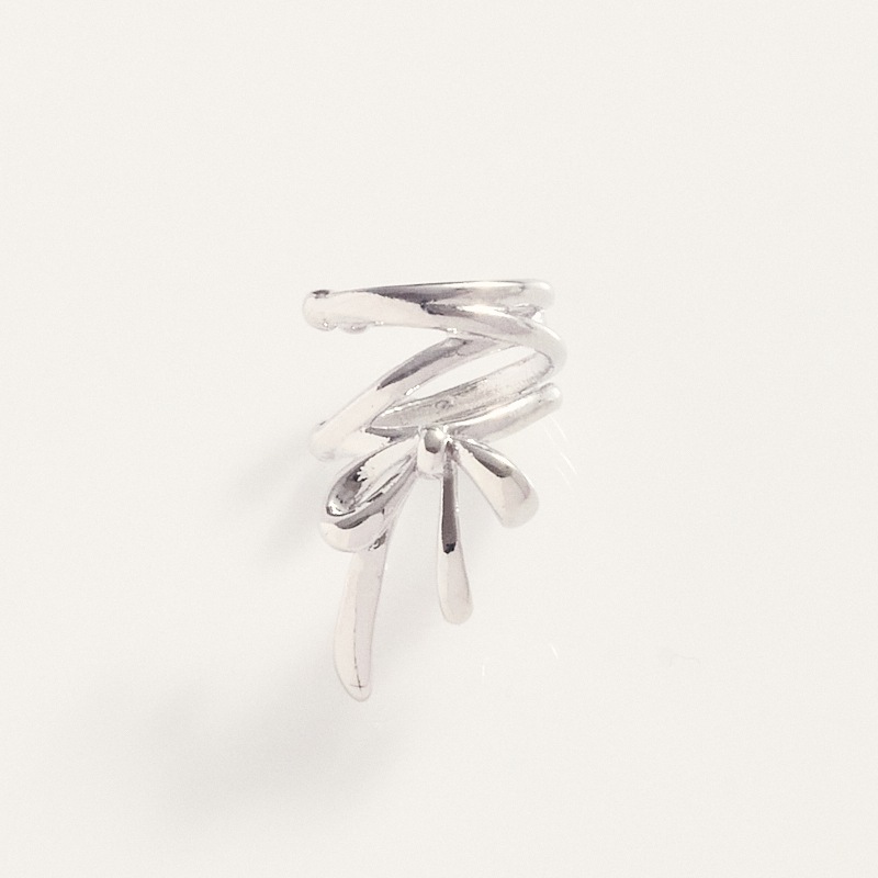 レースアップリボンイヤーカフ