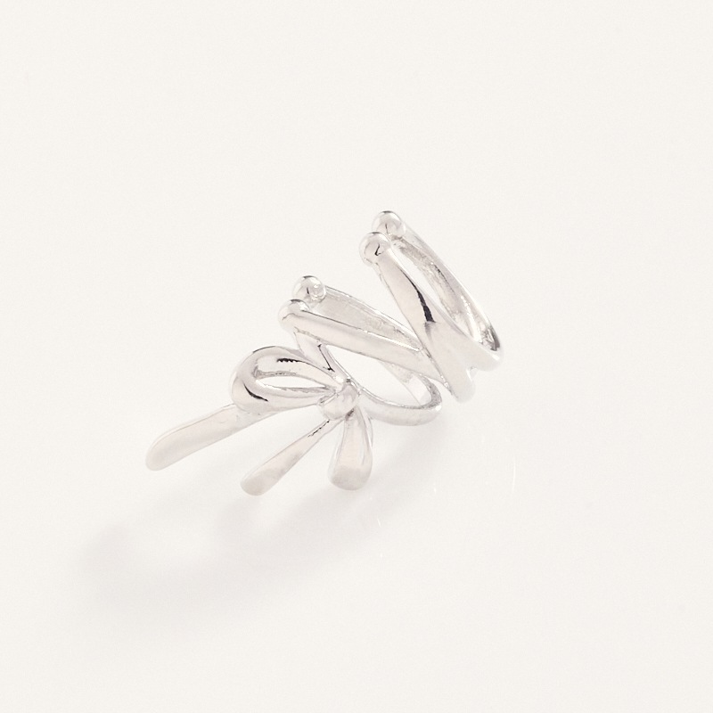 レースアップリボンイヤーカフ