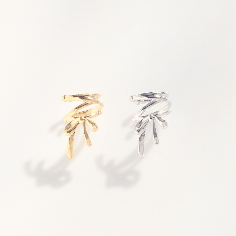 レースアップリボンイヤーカフ