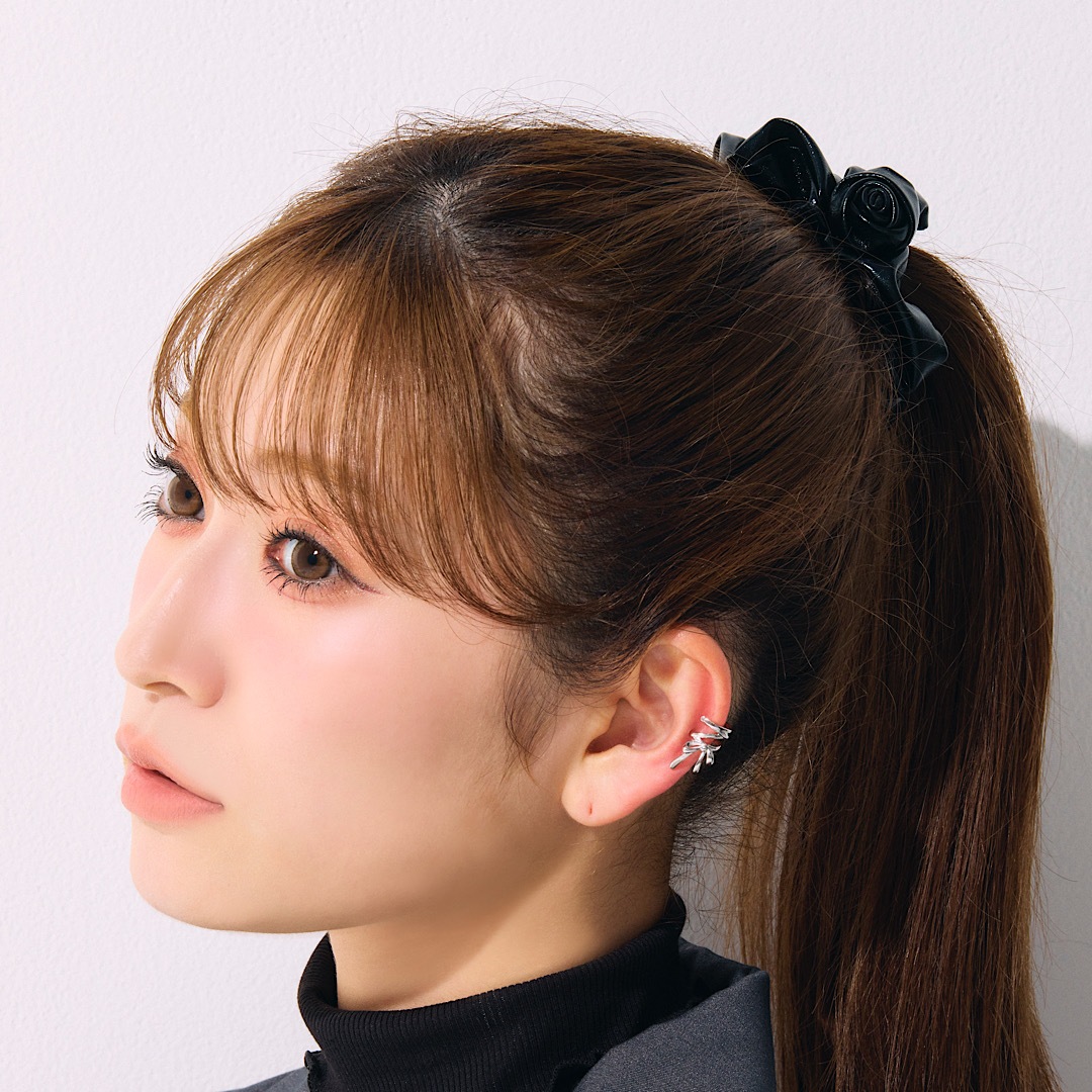 レースアップリボンイヤーカフ