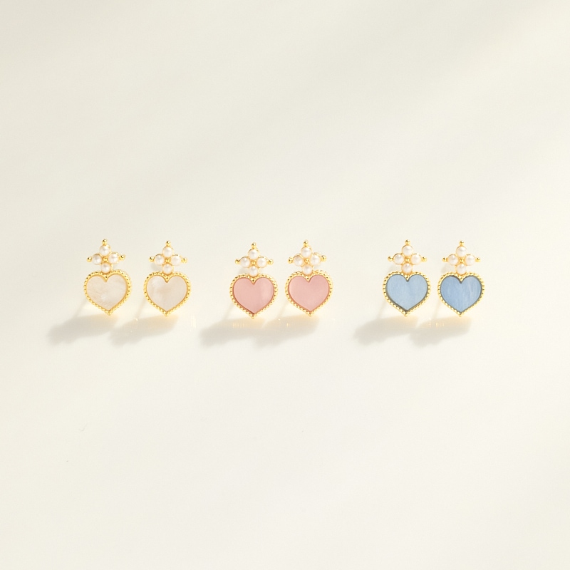10K ＷＧ ハート クラウン　ピアス 吉田朱里プロデュースアクセサリーブランド anchelion