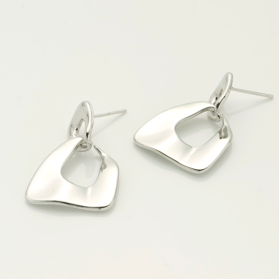 ピッキングフープピアス