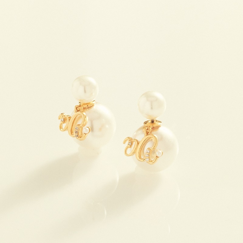 aaロゴパールキャッチピアス