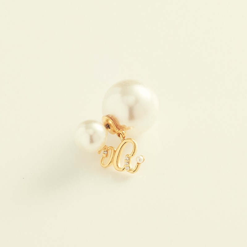 aaロゴパールキャッチピアス