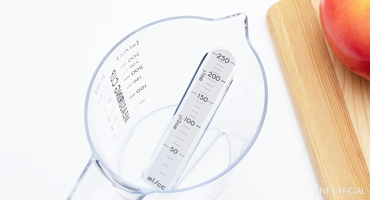 nikii 計量カップ 300ml