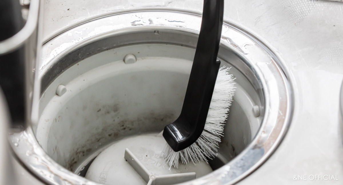 nikii 折りたたみ排水口ブラシ