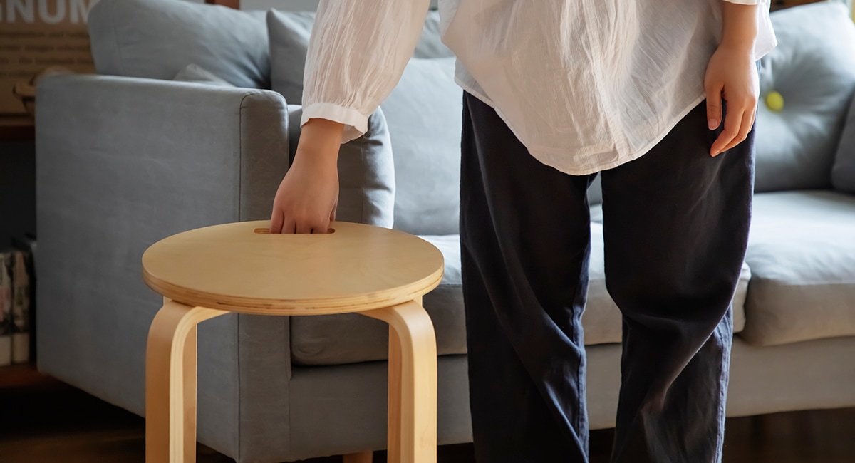 ラウンドスタッキングスツール ハンドル付き