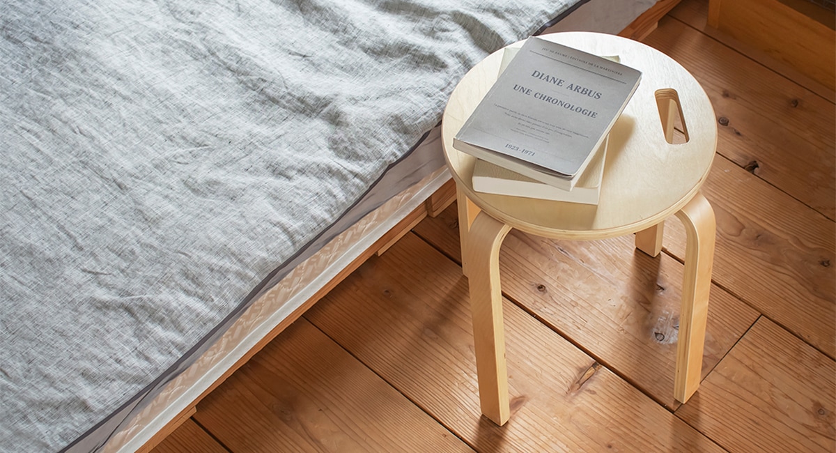 ラウンドスタッキングスツール ハンドル付き