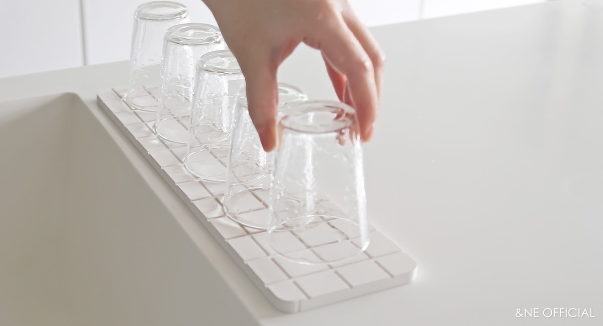 珪藻土5グラスドライトレイ