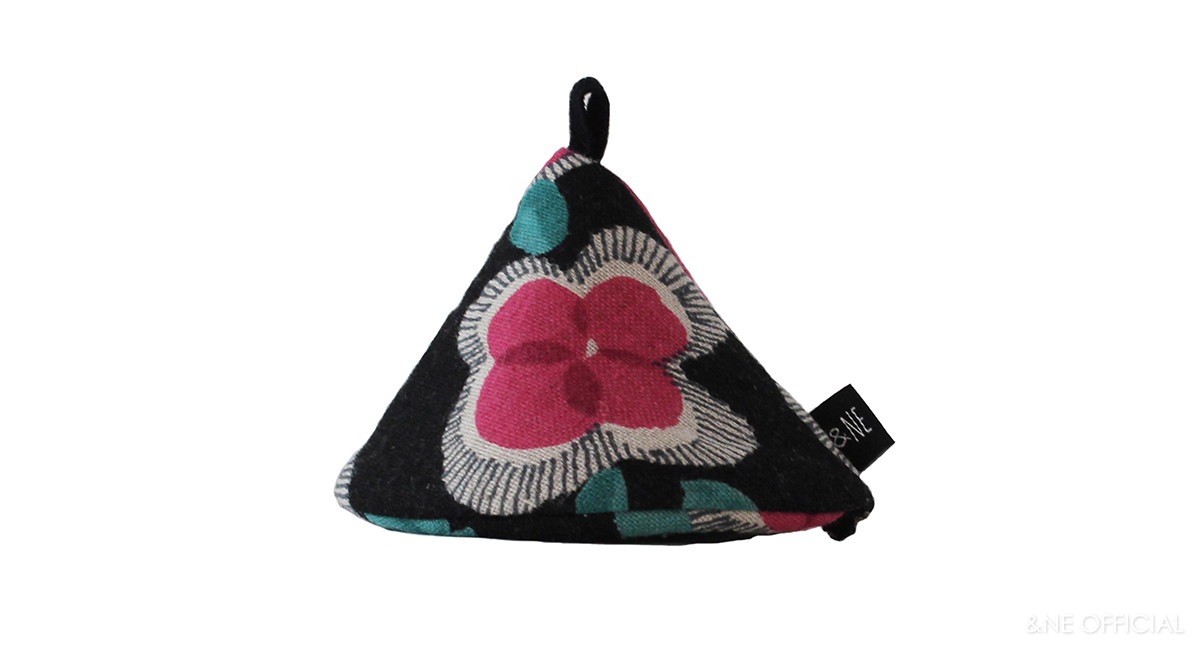 三角鍋つかみ(ペイズリー・タイダイ・HOKUO・レトロ・フラワー・ベジ)