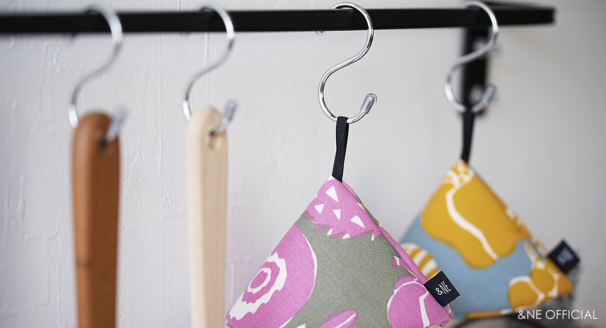 三角鍋つかみ(ペイズリー・タイダイ・HOKUO・レトロ・フラワー・ベジ)