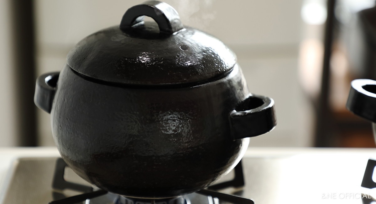 ハレとケ 萬古焼 ごはん鍋三合炊き 竹しゃもじ付 | 色で探す,BK