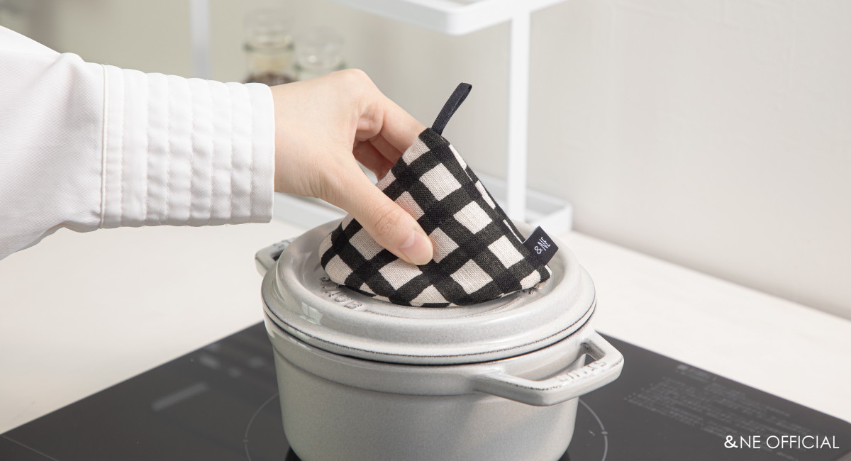 三角鍋つかみ (リネンライクチェック、メッシュブラック・市松・刺繍・お面・コウシ・ハナ)