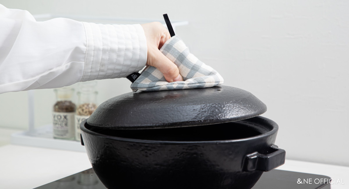 三角鍋つかみ (リネンライクチェック、メッシュブラック・市松・刺繍・お面・コウシ・ハナ)