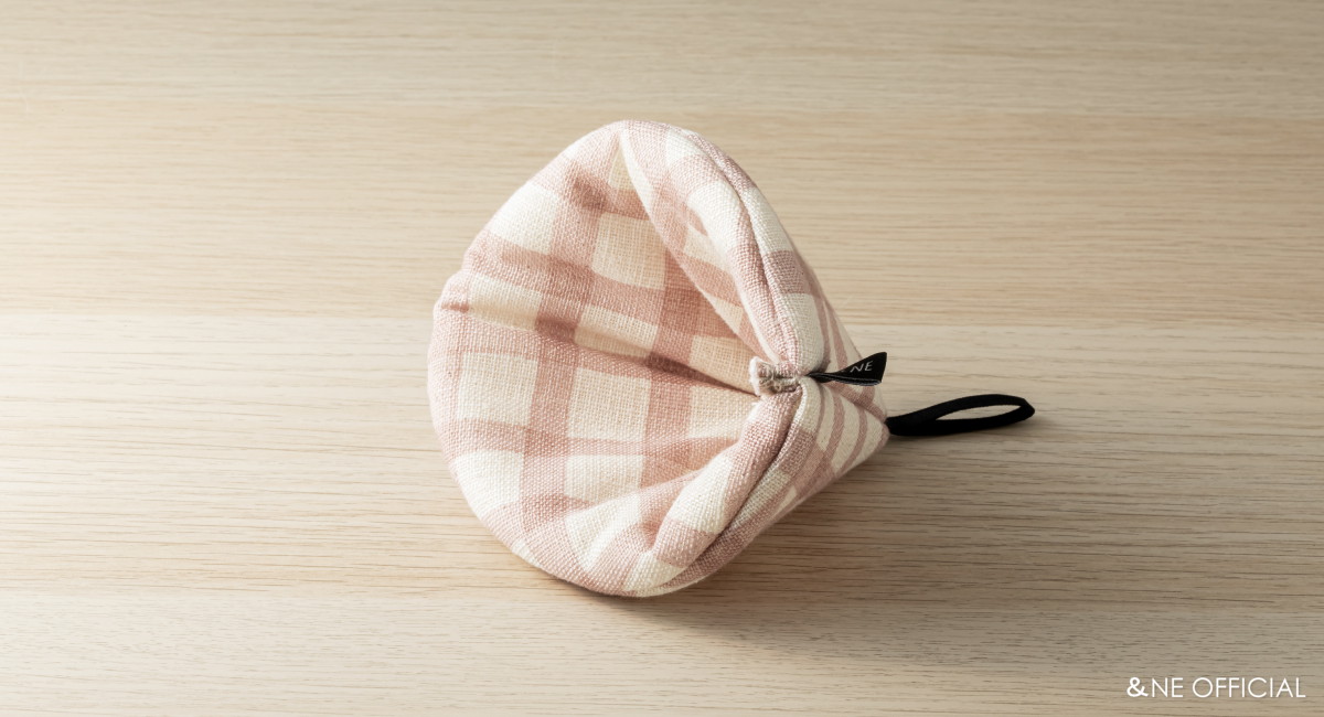 三角鍋つかみ (リネンライクチェック、メッシュブラック・市松・刺繍・お面・コウシ・ハナ)